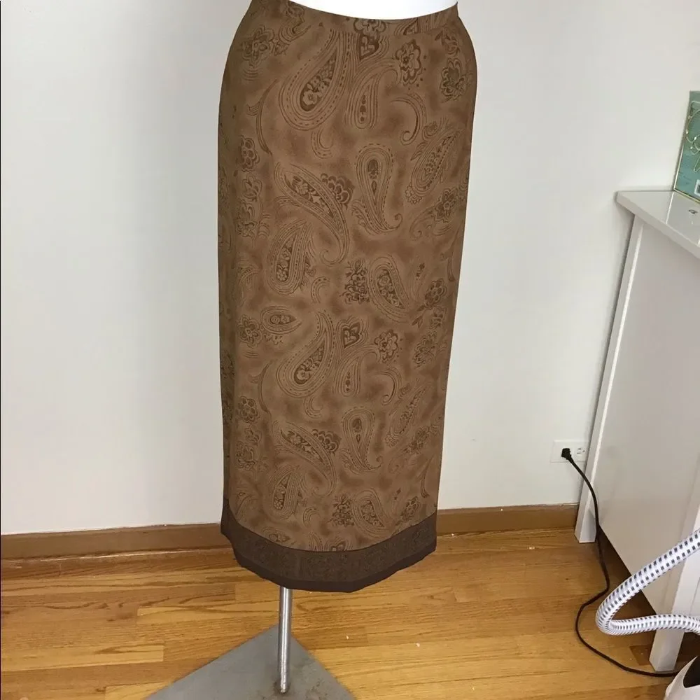 Emma James / Liz Claiborne brown 2 pc skirt and top size 14.